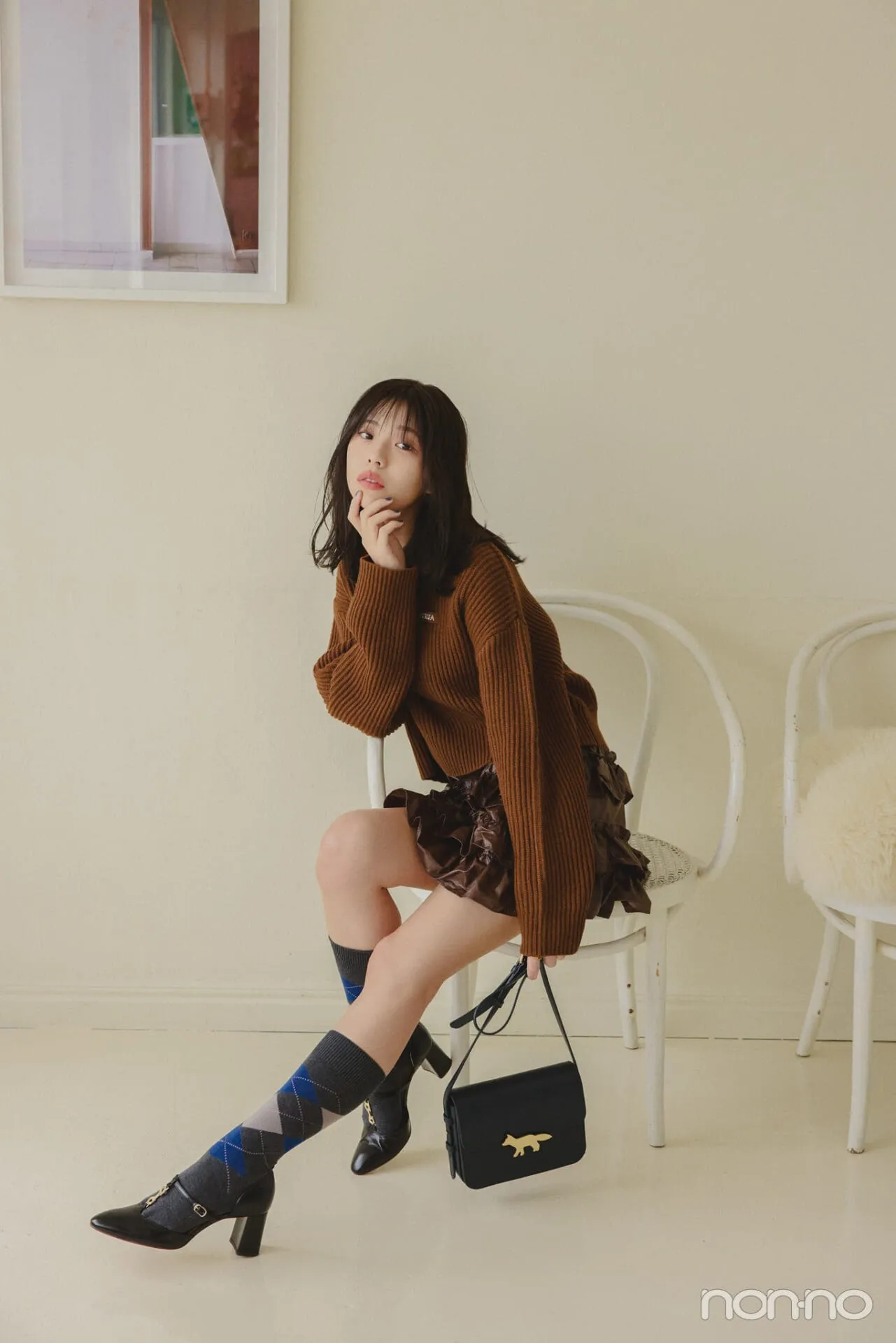 菊地姫奈の大学生の一週間コーデ、水曜日のティアードミニスカスタイル