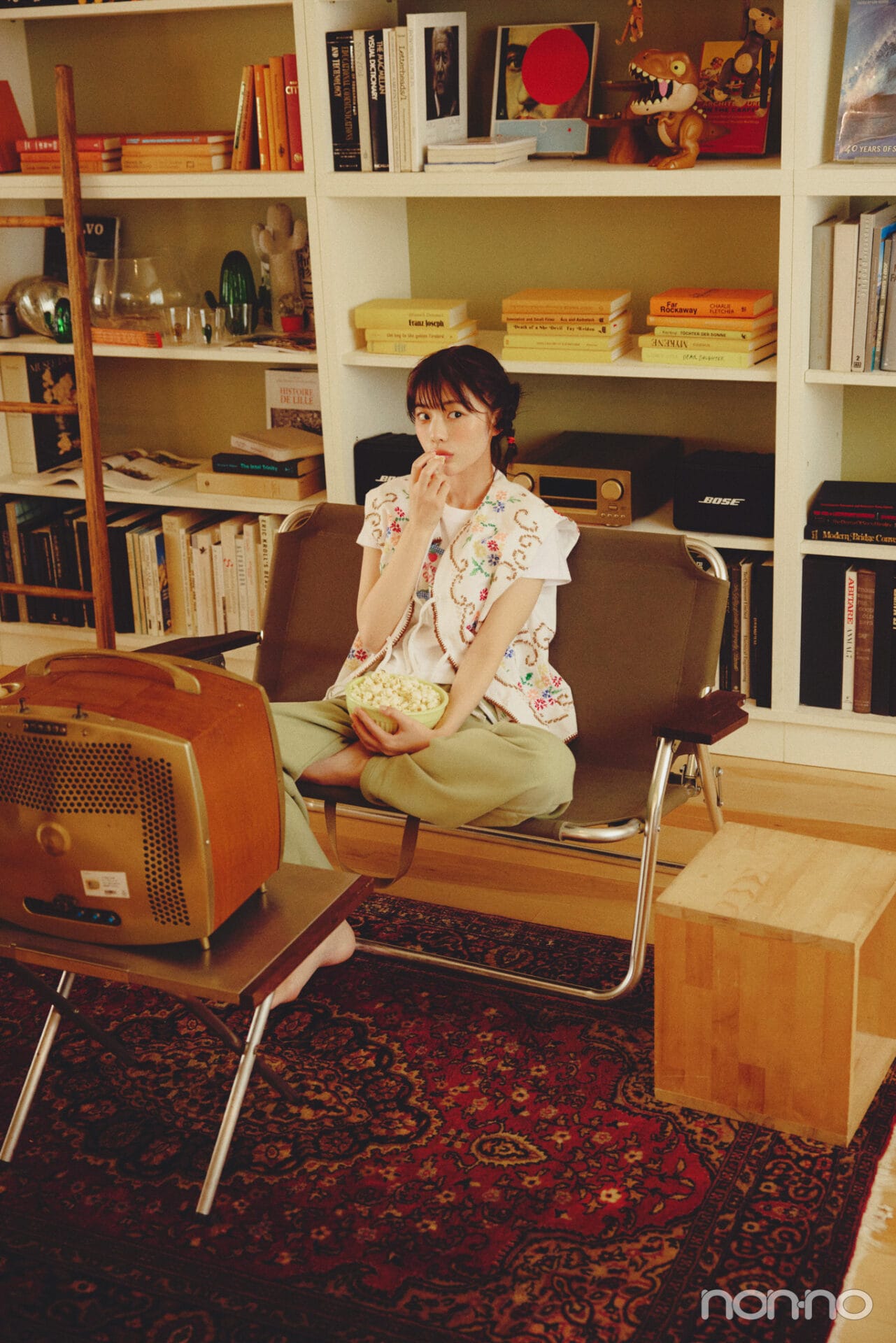 アニメを見ながらゆっくりする菊地姫奈