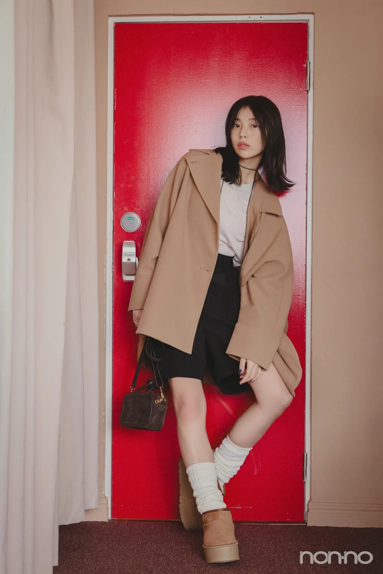 菊地姫奈の大学生の一週間コーデ、月曜日のルーズソックススタイル