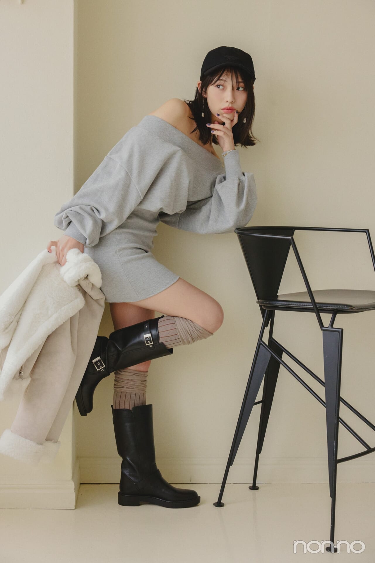 【春コーデ】スウェットミニワンピース×ロングブーツ