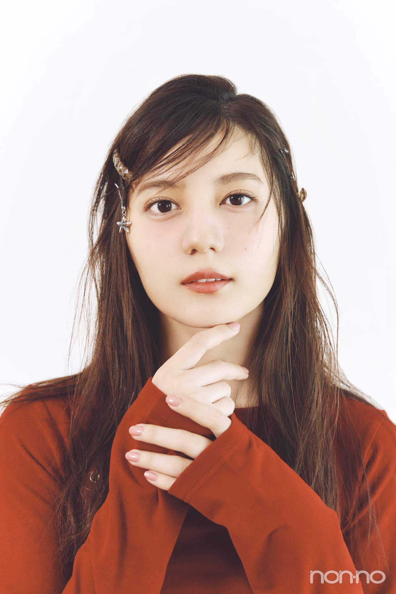 小坂菜緒のヘアアレ14daysのゆるニュアンスなランダムピン留めの仕上がりカット