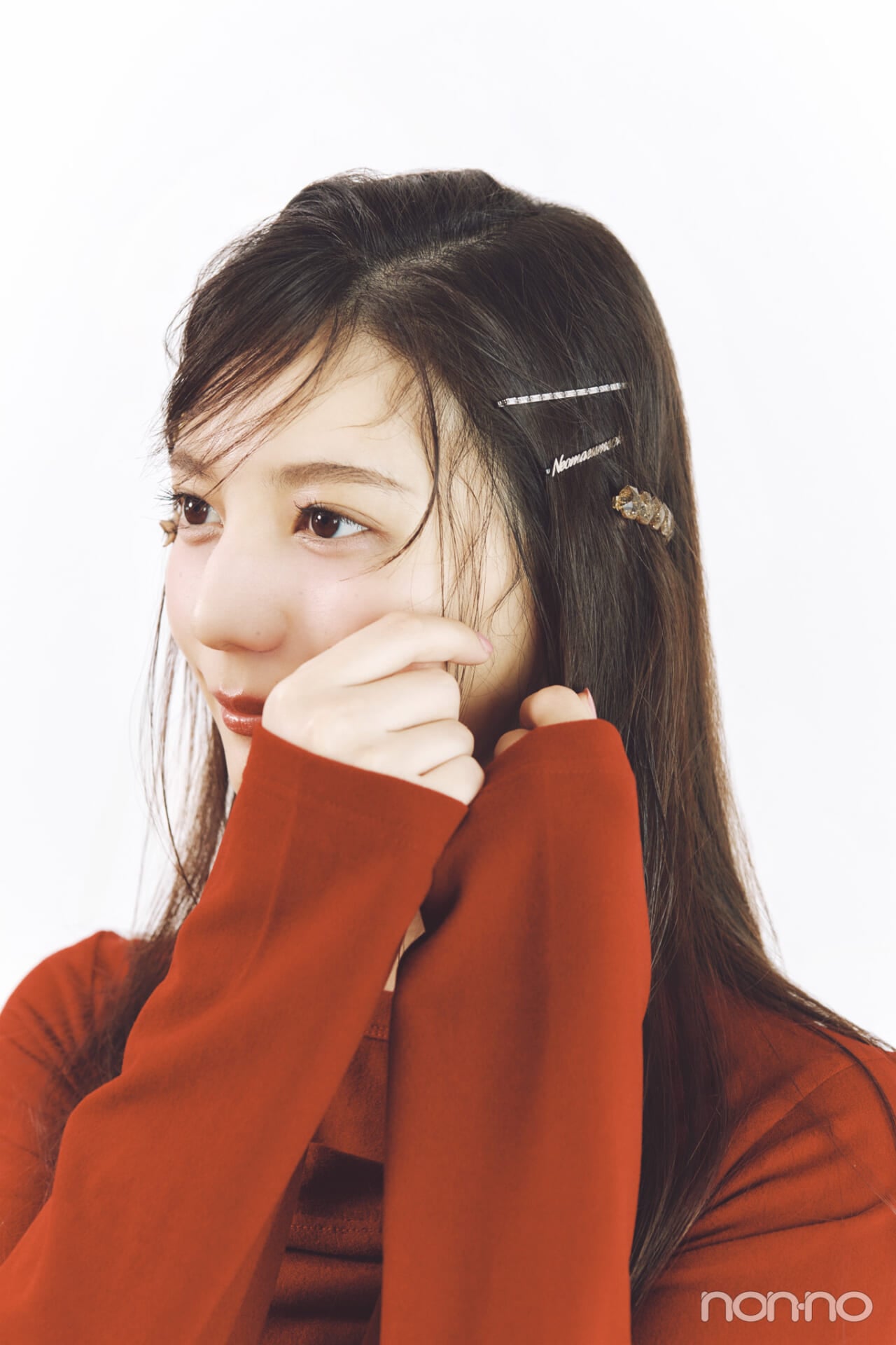 小坂菜緒のヘアアレ14daysのゆるニュアンスなランダムピン留めのプロセスカット③