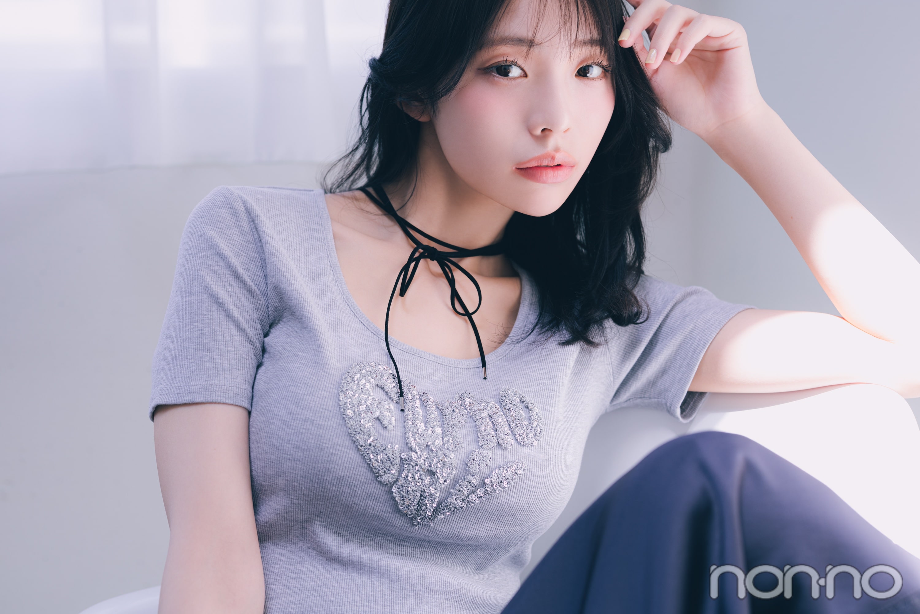キラキラハートTシャツを着た菊地姫奈の寄り