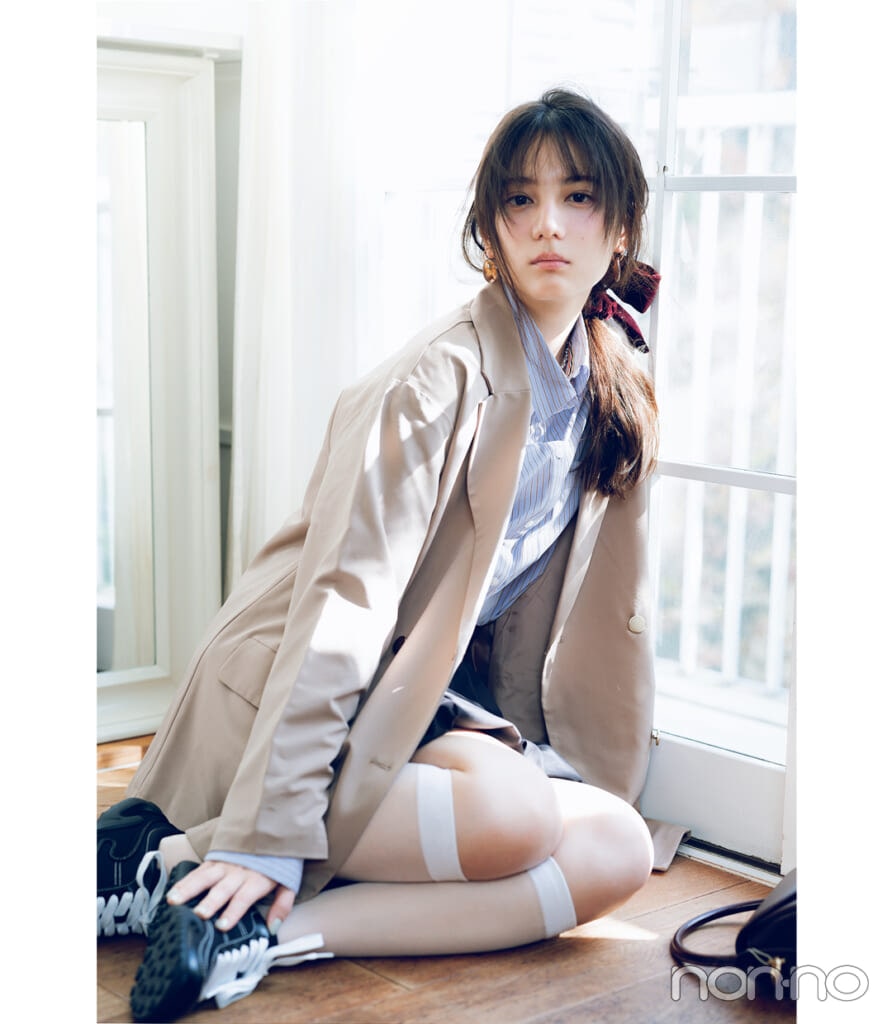 小坂菜緒の春ジャケットモデルカット4-2