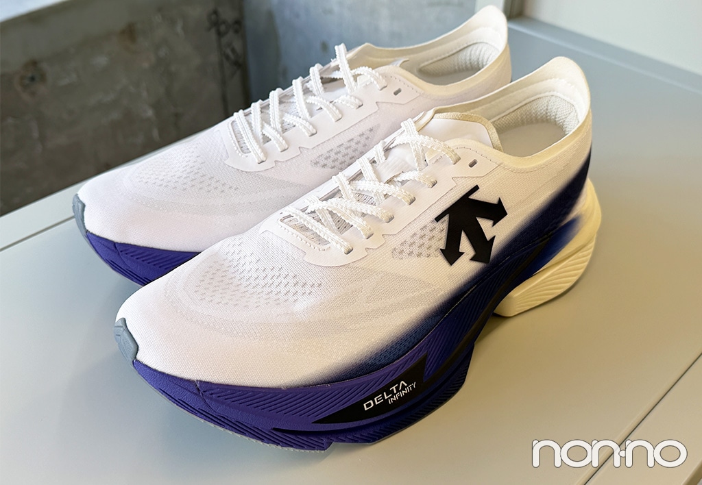 デサントの「DELATAPRO EXP V3」NYWH（ネイビーホワイト）