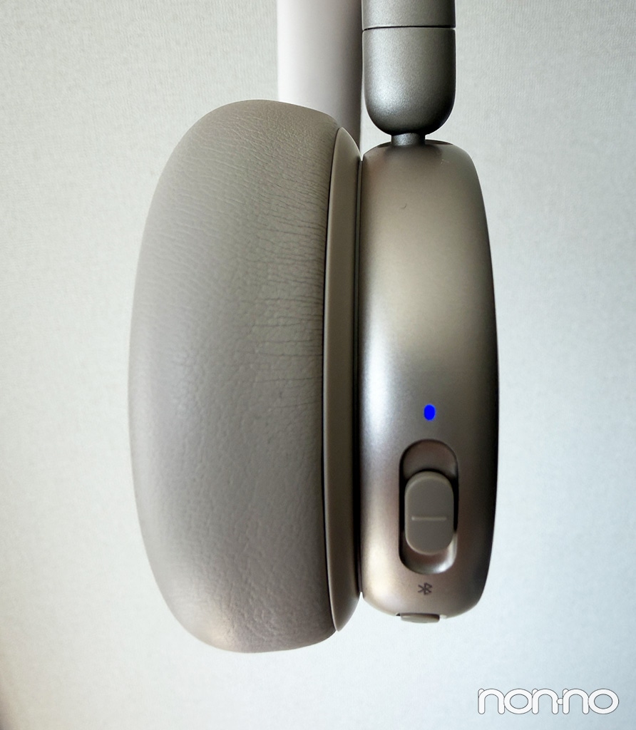 ペアリングモードになったヘッドホン