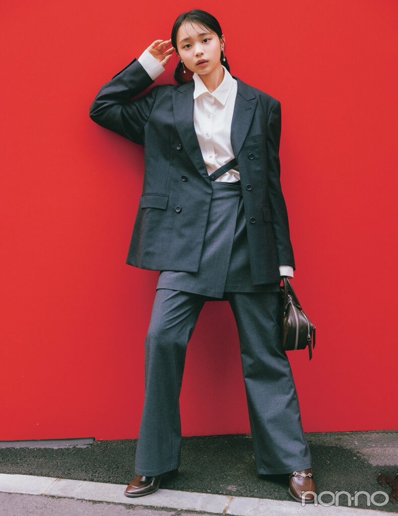 林芽亜里の大学生1週間コーデ、月曜日のジャケットスタイル