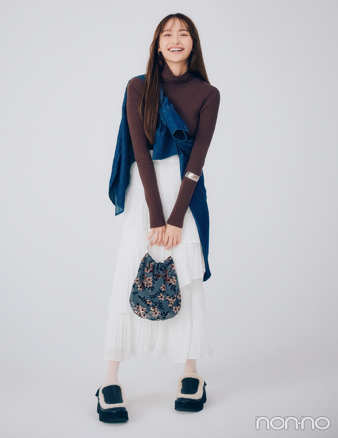 【non-no web】加藤栞が着こなす大学生の毎日コーデ