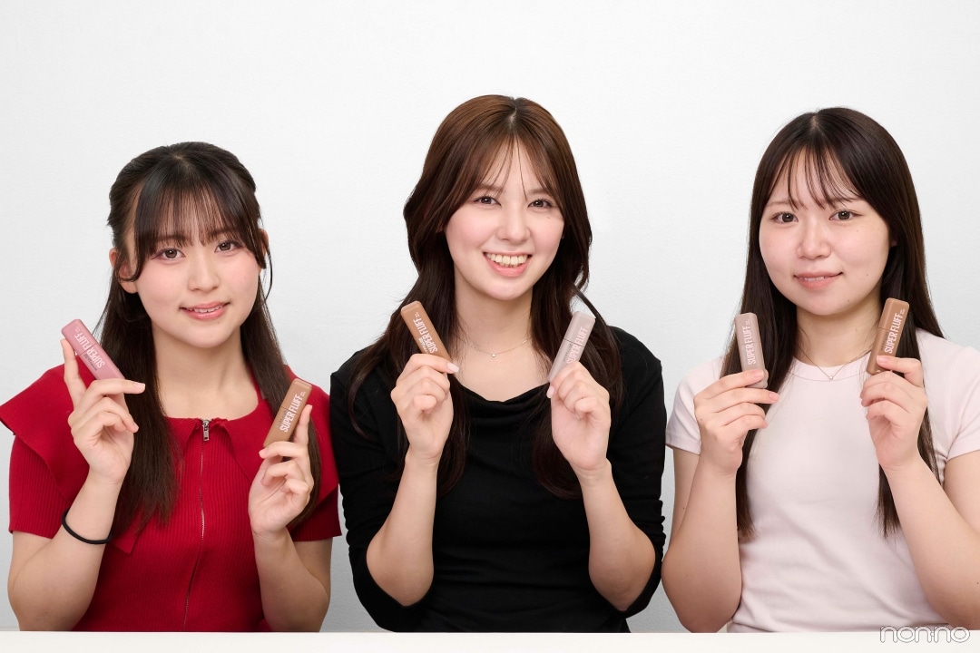 メイベリン ニューヨーク「メイベリン SP フラッフ ブロウ ムース 」のお気に入りカラーを披露するエディターズ