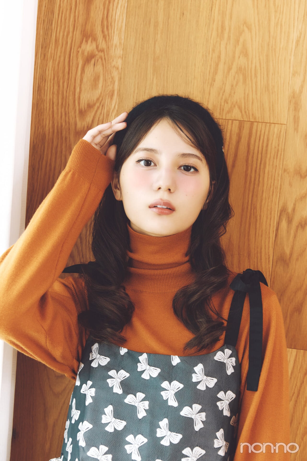 小坂菜緒のヘアアレ14daysのコロネ巻きの仕上がりカット