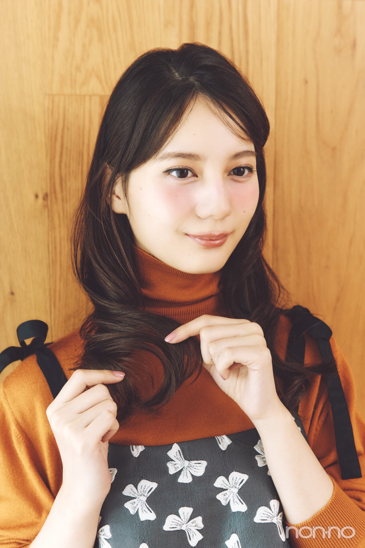 小坂菜緒のヘアアレ14daysのコロネ巻きのプロセス②