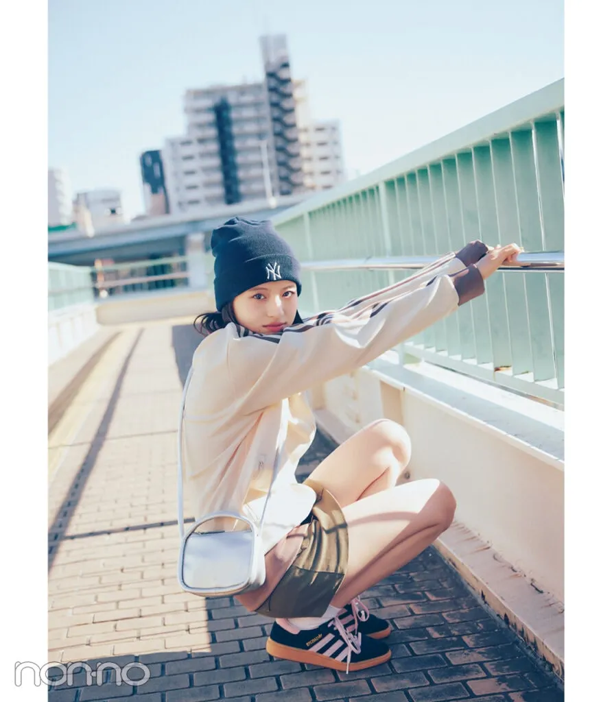 出口夏希の大学生の一週間コーデ、土曜日のミニスカスタイル