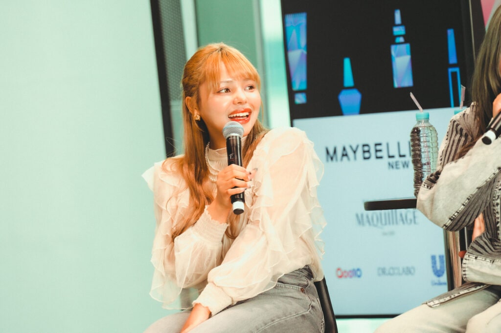 多幸感メイクに挑戦したいと話すmomohahaさん