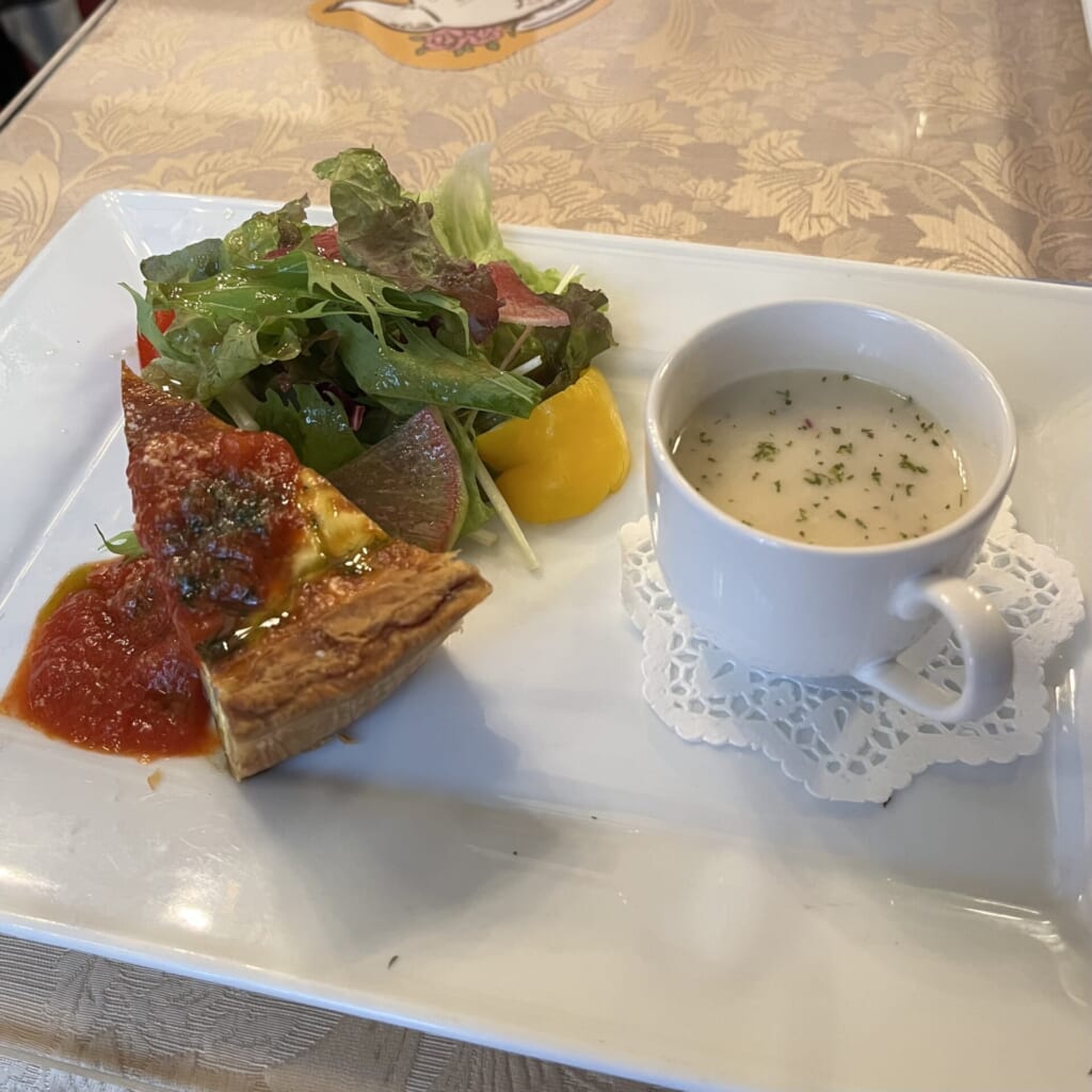 クレープリー・アルション ランチセット スープと前菜