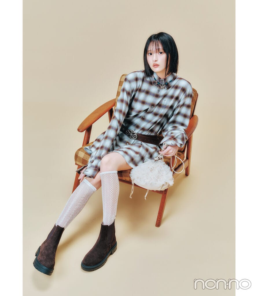 遠藤さくらのチェックシャツコーデ4-4