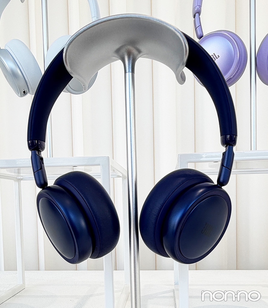 『JBL Live 680NC』のブルー