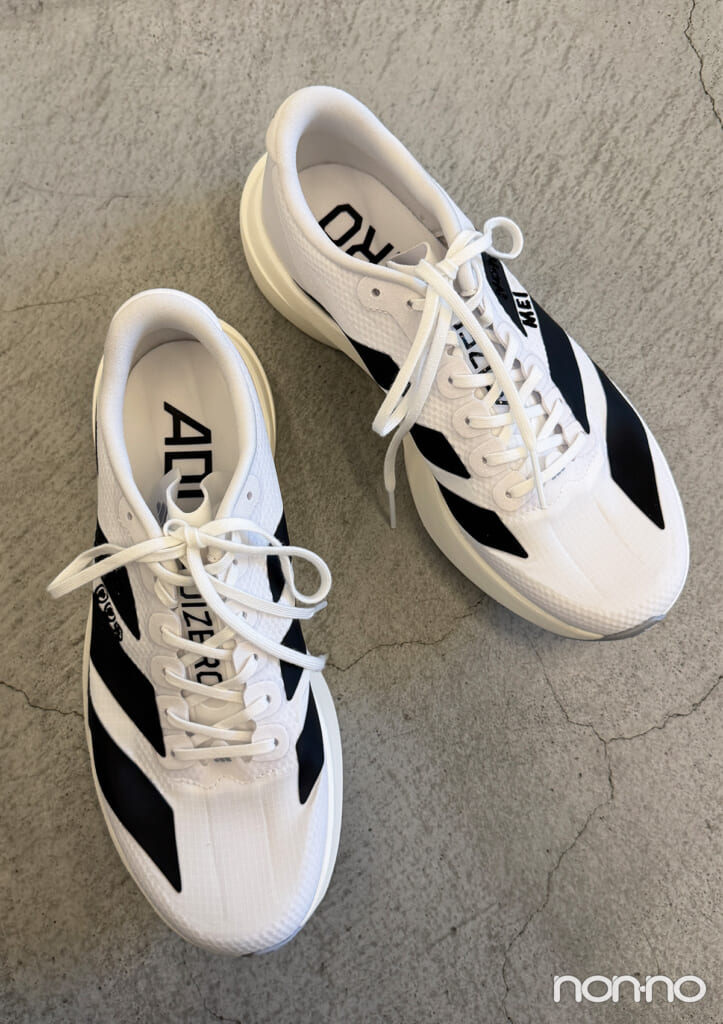 アディダスの「ADIZERO EVO SL WOVEN(アディゼロ エヴォ エスエル ウーブン)」