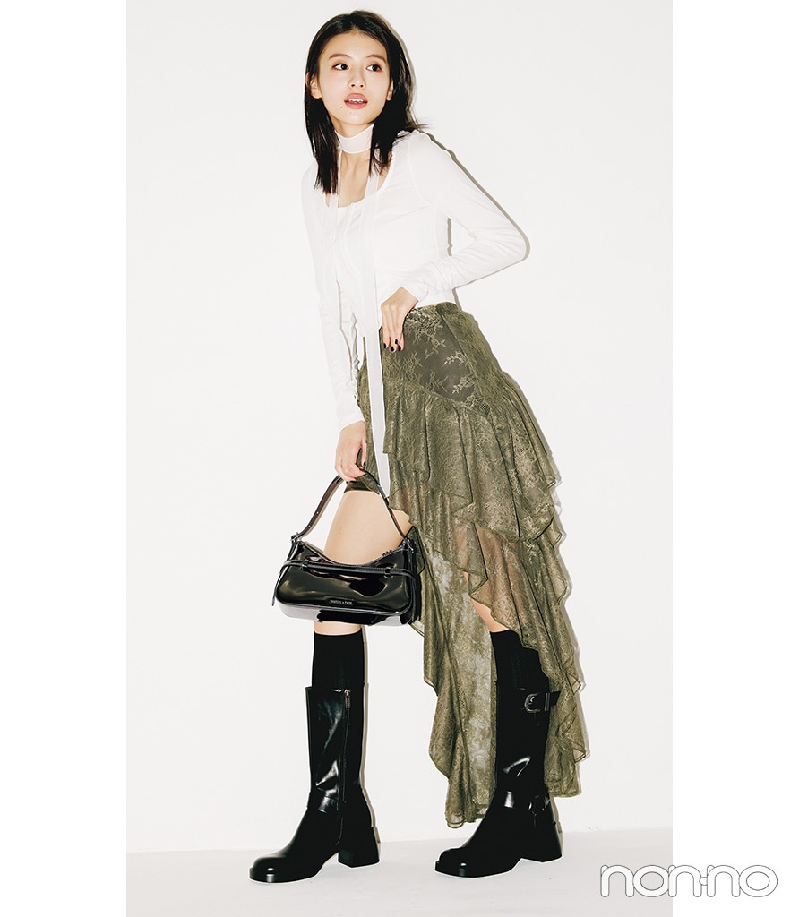 2025春トレンドのアシンメトリースカート