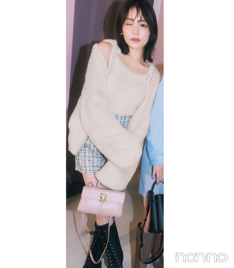 シャギーニット×ツイードミニの美術館コーデ