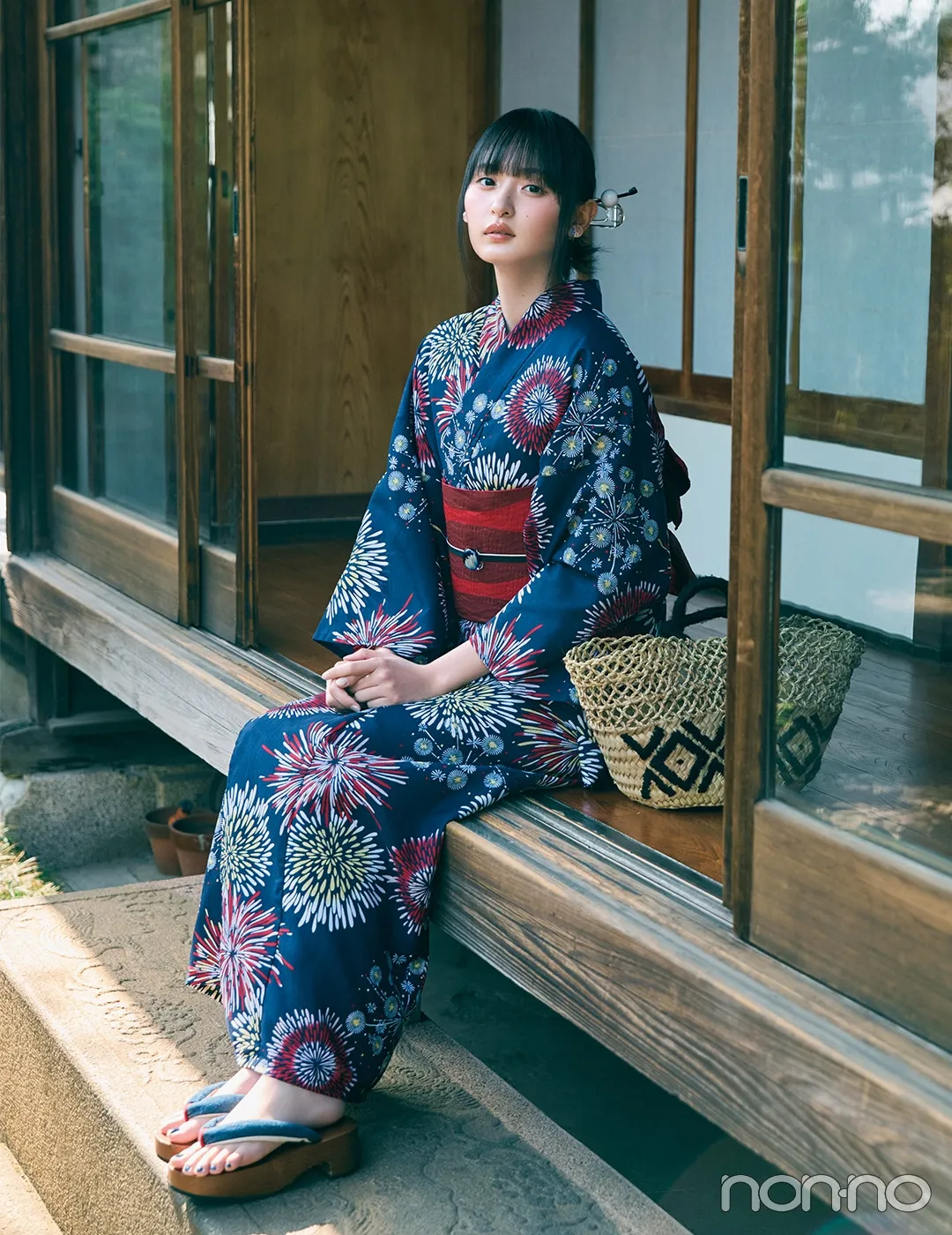 遠藤さくらの大学生の一週間コーデ、日曜日の浴衣スタイル