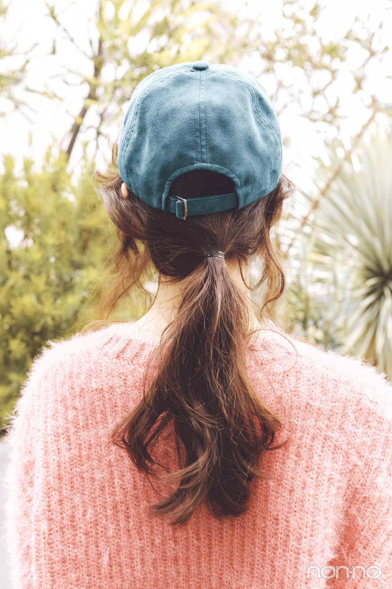 小坂菜緒のヘアアレ14daysのキャップヘアのバックカット