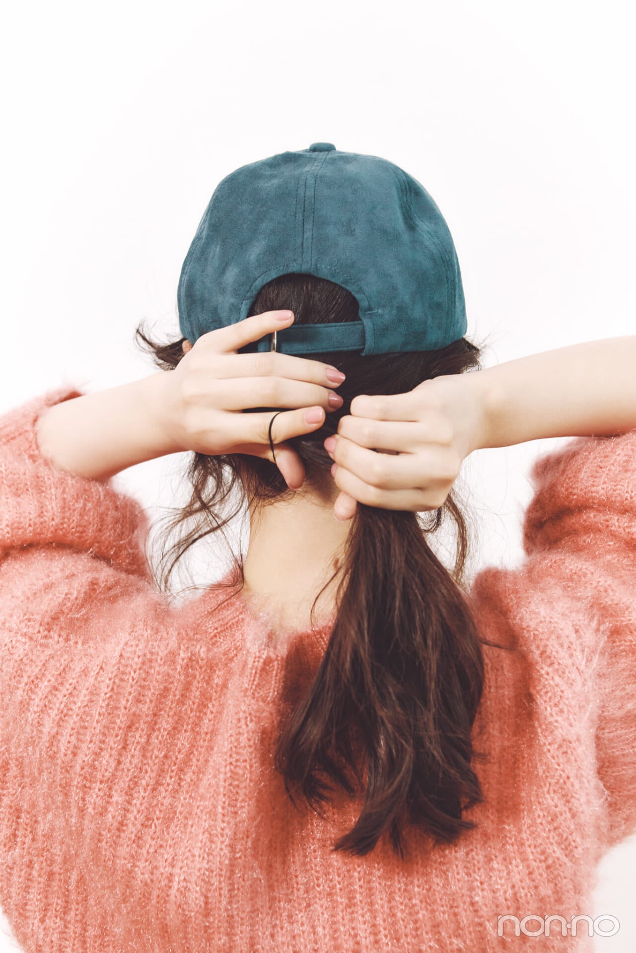 小坂菜緒のヘアアレ14daysのキャップヘアのプロセス③