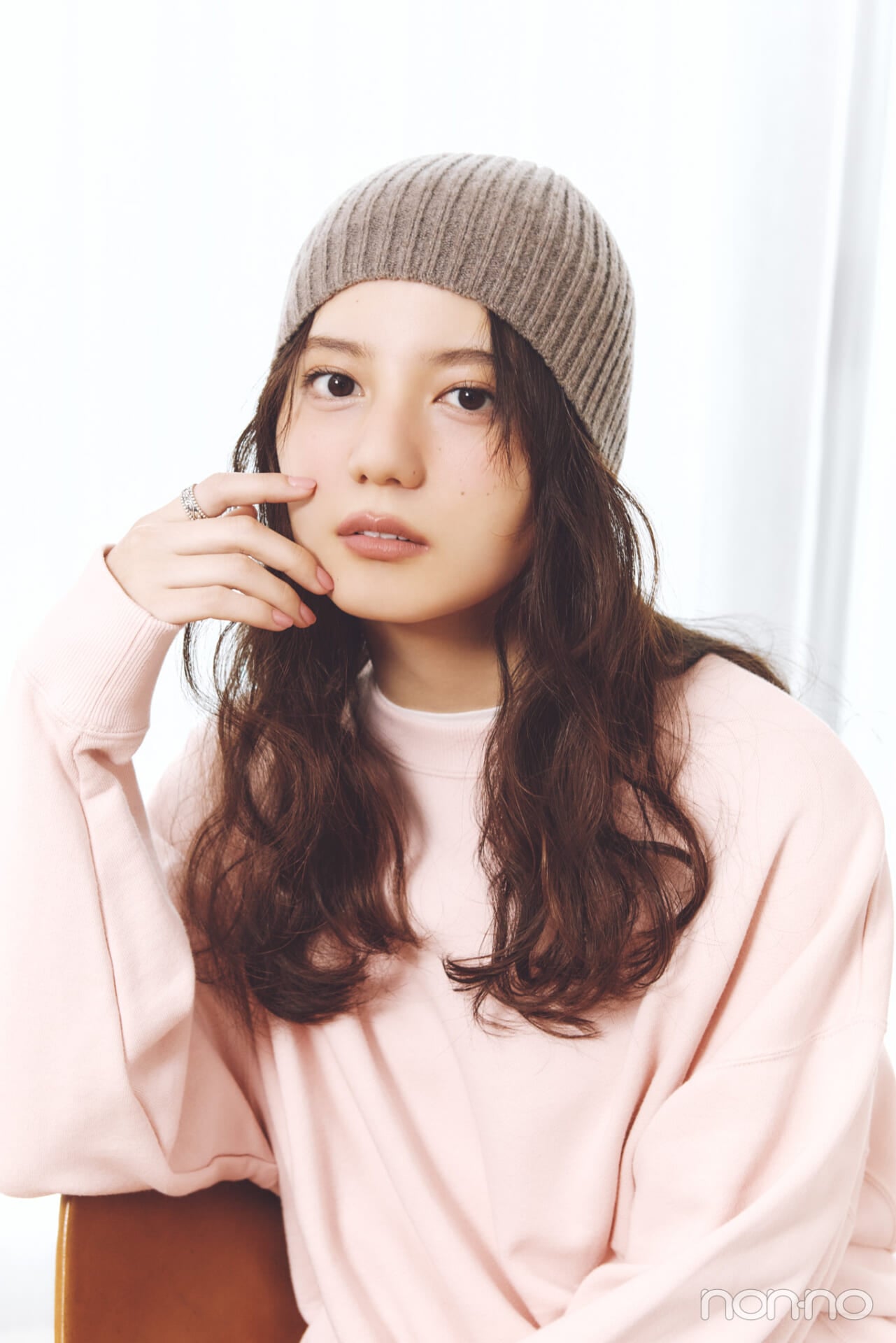 小坂菜緒のヘアアレ14daysのニット帽アレンジの仕上がりカット