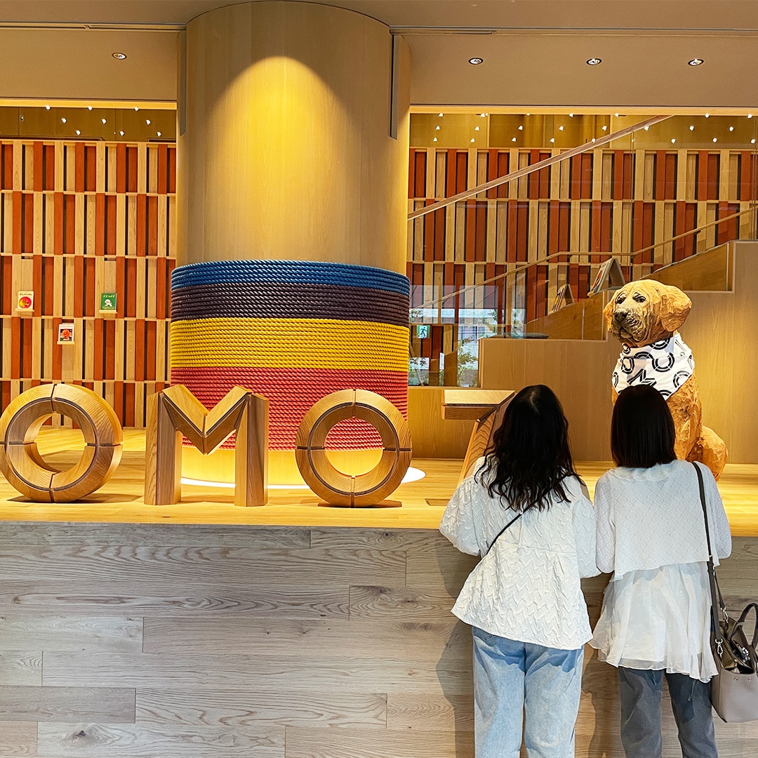 OMO7高知 by 星野リゾートの入り口すぐ