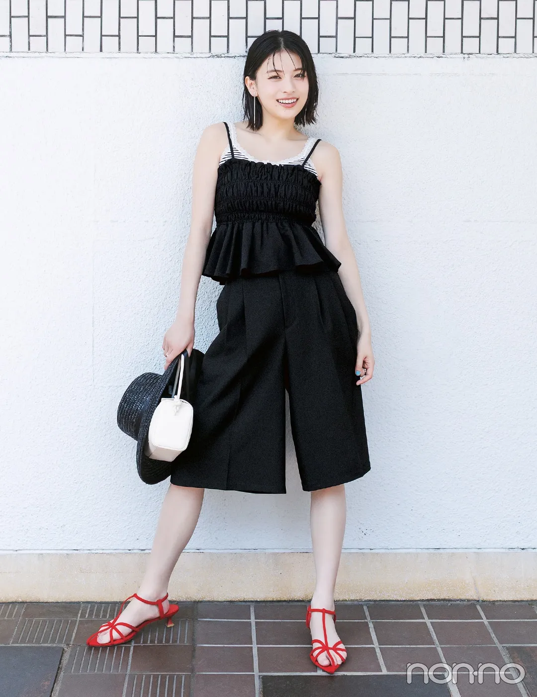 出口夏希の大学生の一週間コーデ、月曜日のキャミソールスタイル