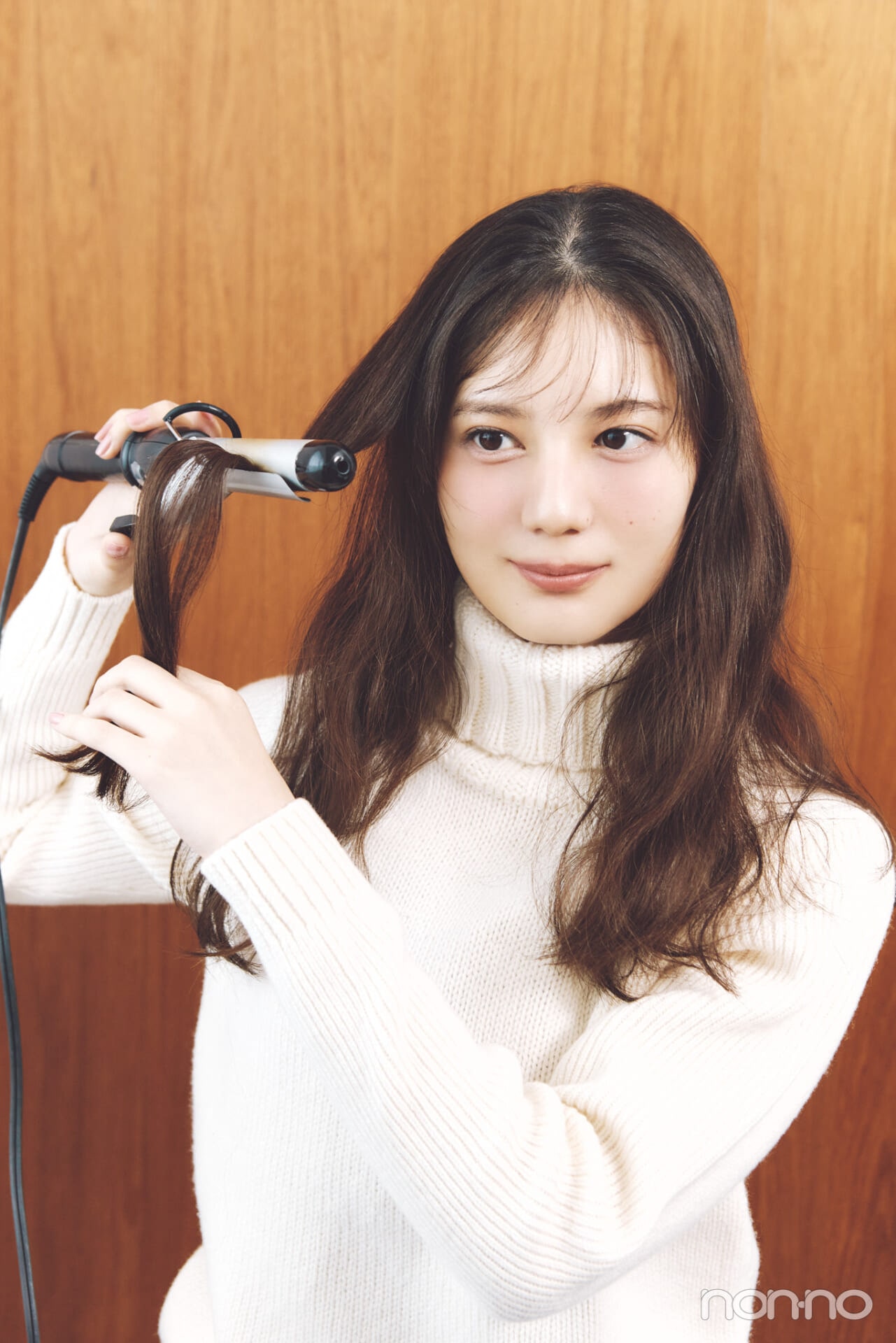 小坂菜緒のヘアアレ14daysのリボン編み込みのプロセス①