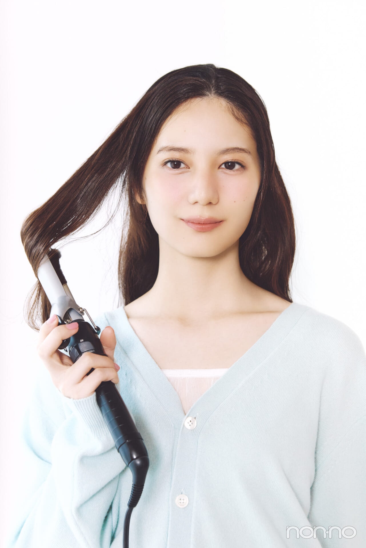 小坂菜緒のヘアアレ14daysのシュシュおだんごのプロセス①