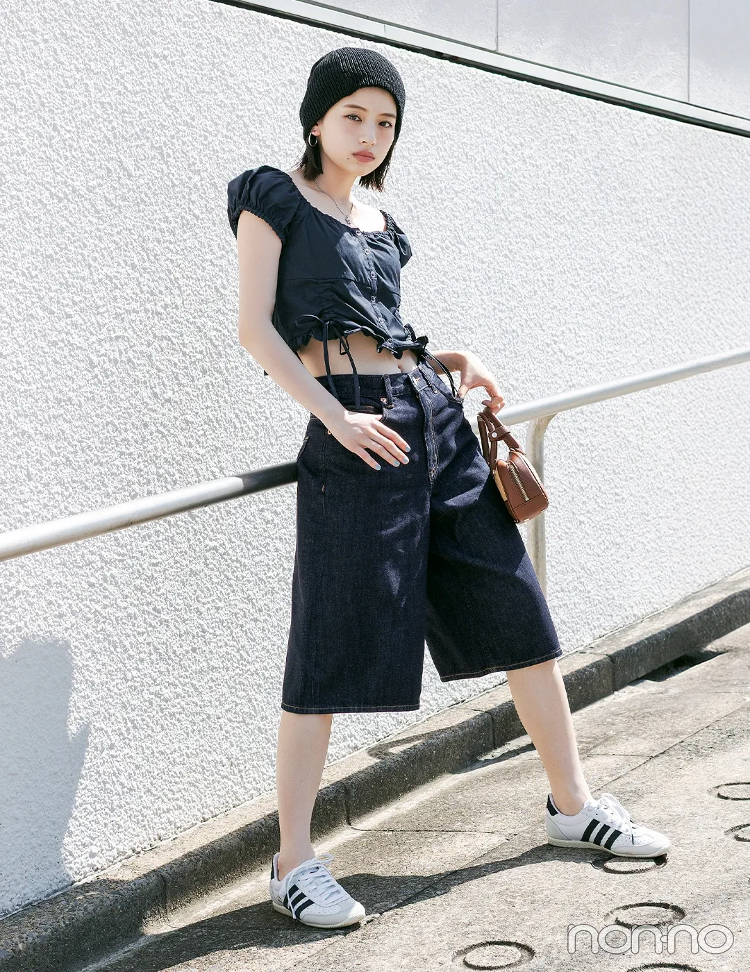 出口夏希の大学生の一週間コーデ、日曜日のハーフパンツスタイル