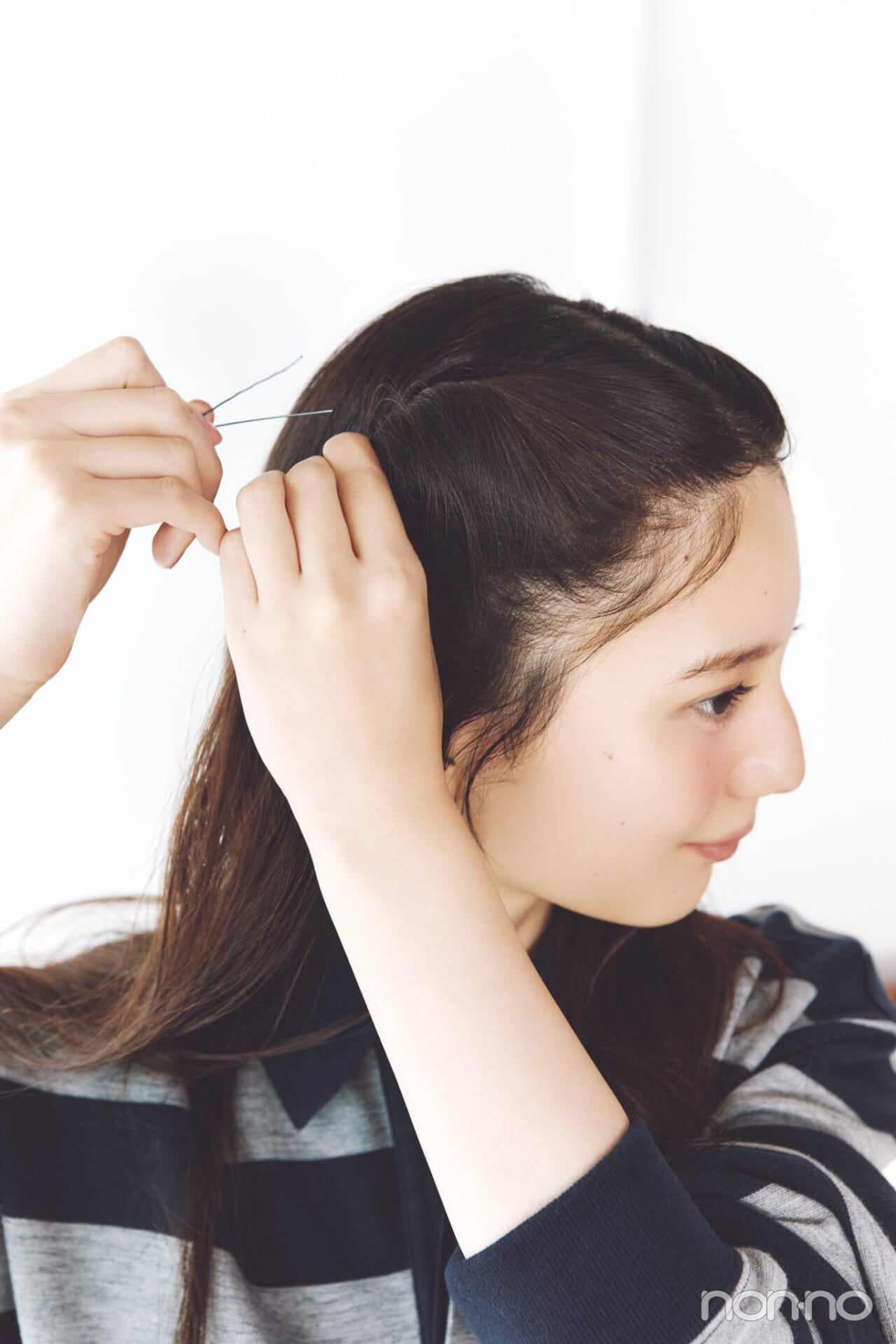 小坂菜緒のヘアアレ14daysのねじねじ前髪のプロセス①