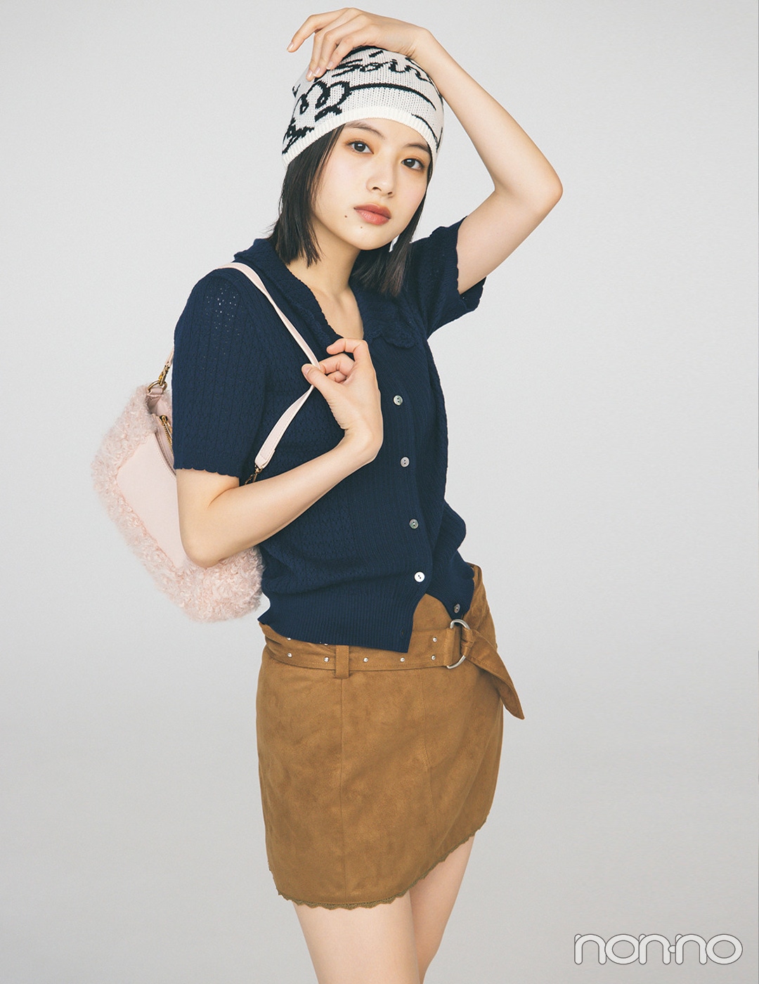 スウェードのミニスカートコーデ