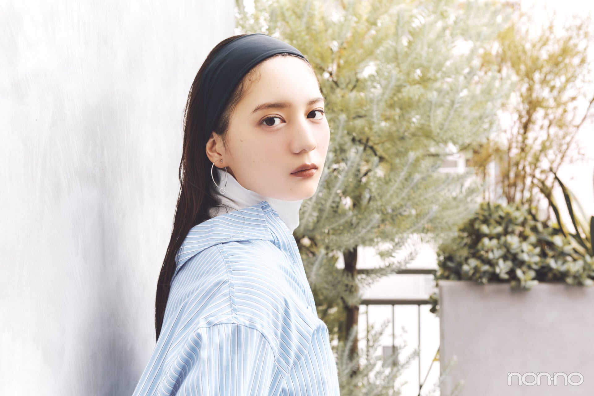 小坂菜緒のヘアアレ14daysのターバンアレンジのアザーカット