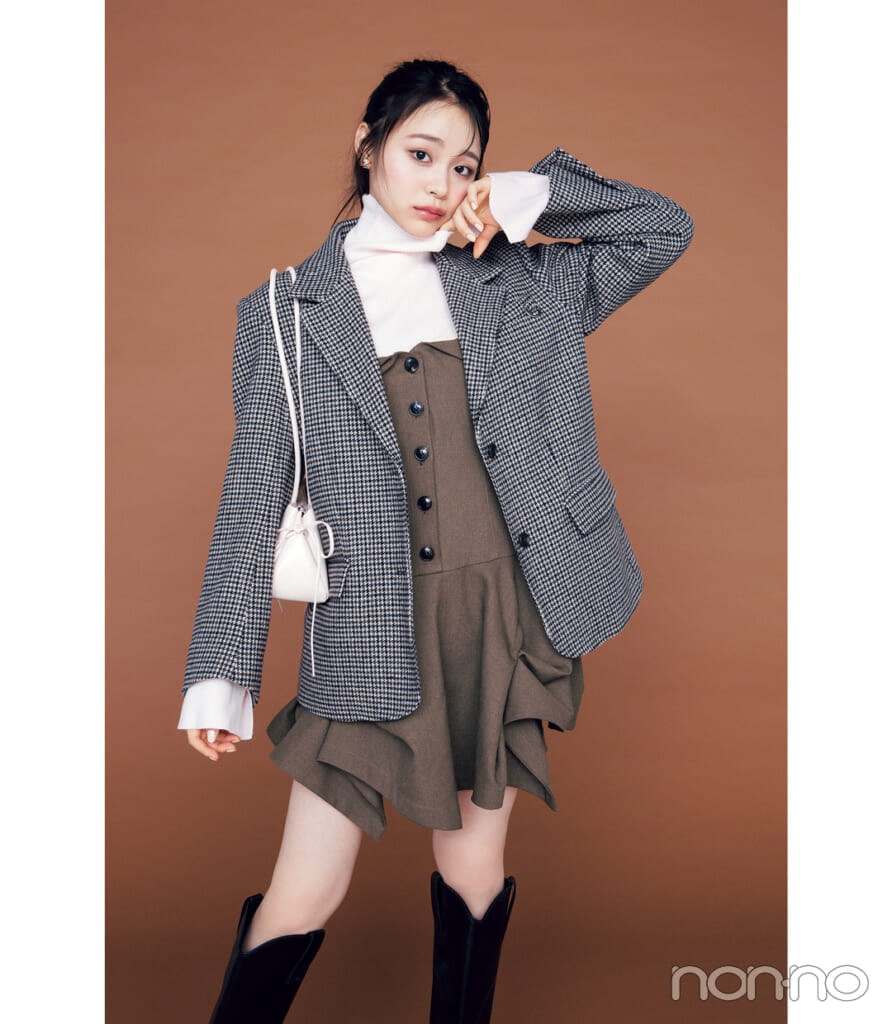 林芽亜里のミニワンピ×ジャケットコーデ