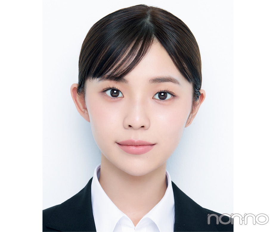 証明写真メイクにおすすめのヘアアレンジ 一つ結び