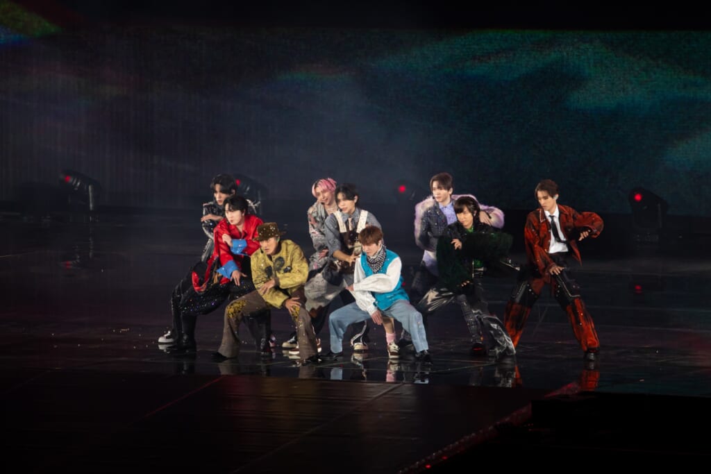 デビュー曲であるD.D.を披露するSnow Man