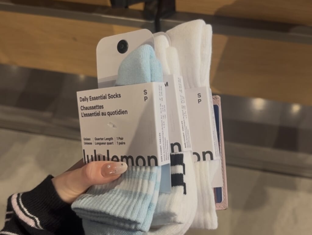 ルルレモンの靴下