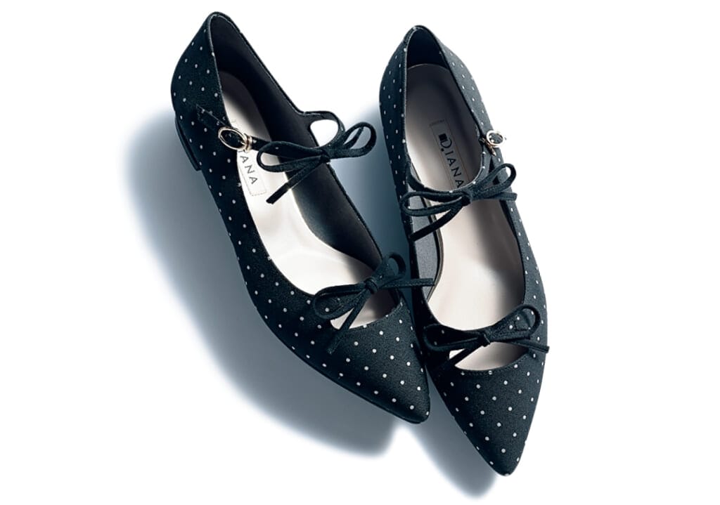 黒ドット柄パンプス