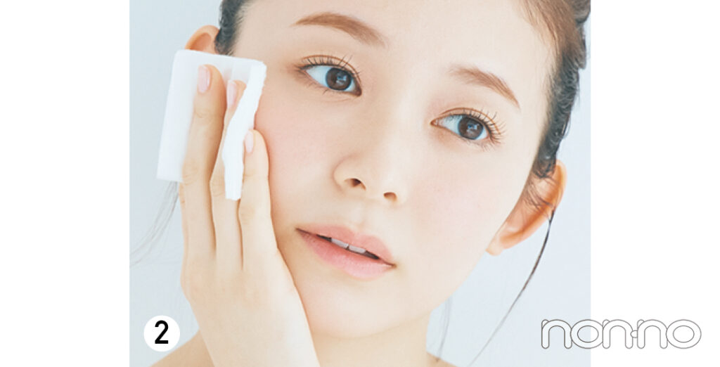 乾燥ぐすみには、高保湿系拭き取りローションで古い角質をオフ2