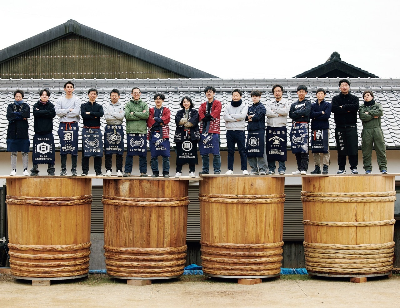 木桶醤油の蔵元28社による「木桶仕込み醤油輸出促進コンソーシアム」の仲間と。