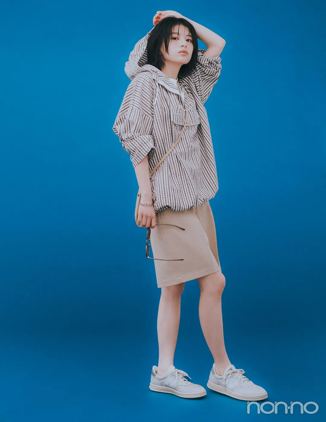 出口夏希の大学生の一週間コーデ、月曜日のハーフパンツスタイル