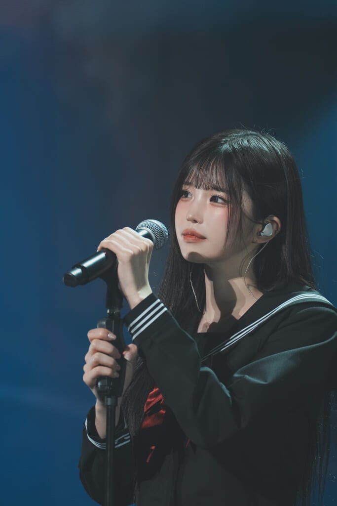 ソロステージを披露するfromis_9のハヨン