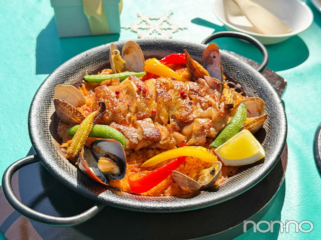 クリスマスローストチキンパエリア（数量限定）／￥3000