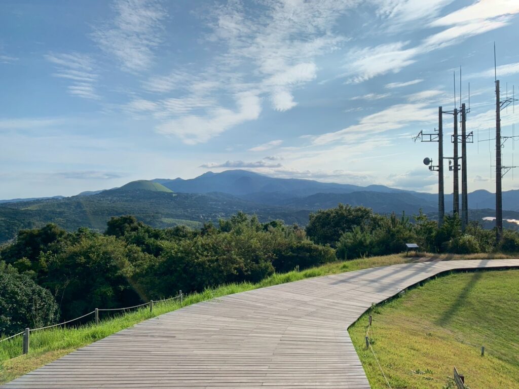 小室山から見る大室山