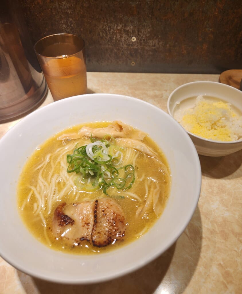 鶏ポタラーメンTHANK 大門 ラーメン とろり チーズライス