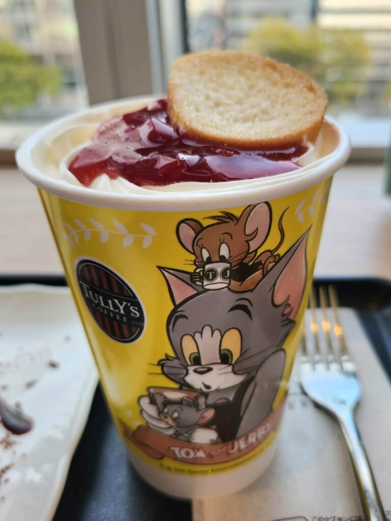 タリーズコーヒー さくさくラスクのストロベリーロイヤルミルクティー