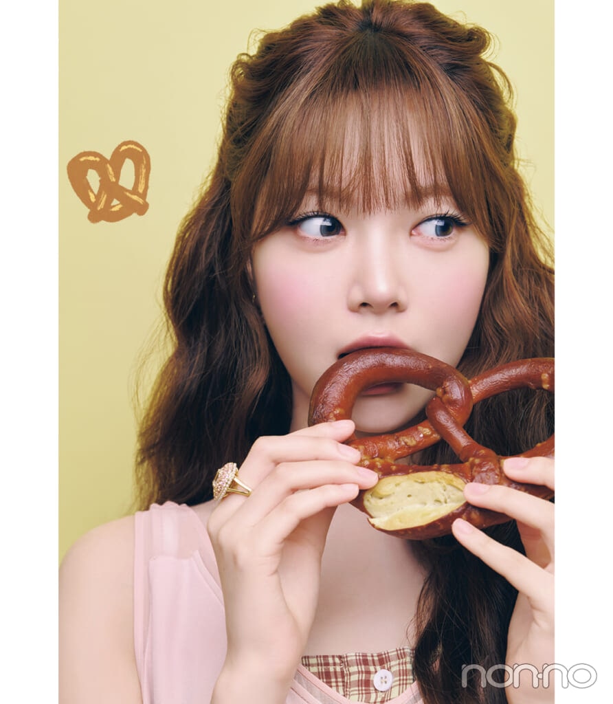 HONG EUNCHAE(LE SSERAFIM)モデルカット4-2