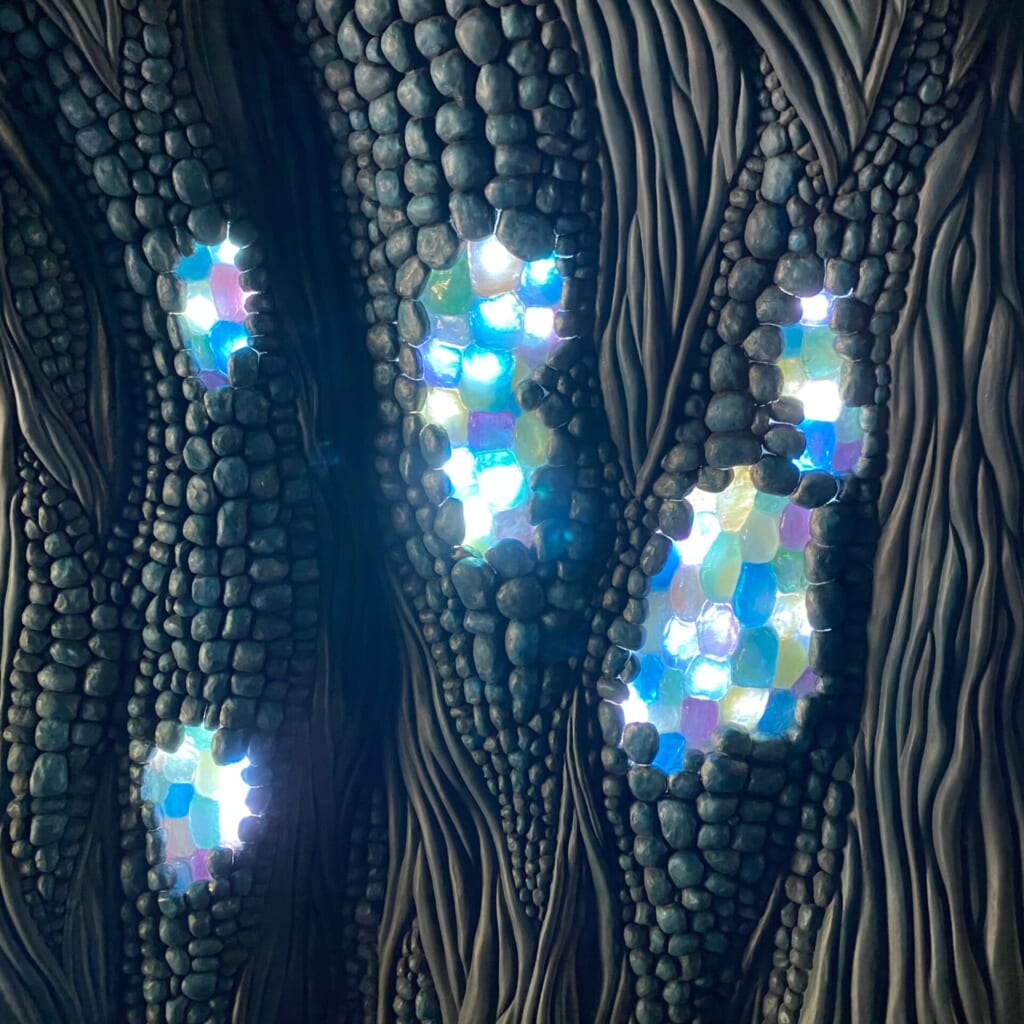 ジブリパークの無料エリア:「青春の丘」地球屋の地下洞窟